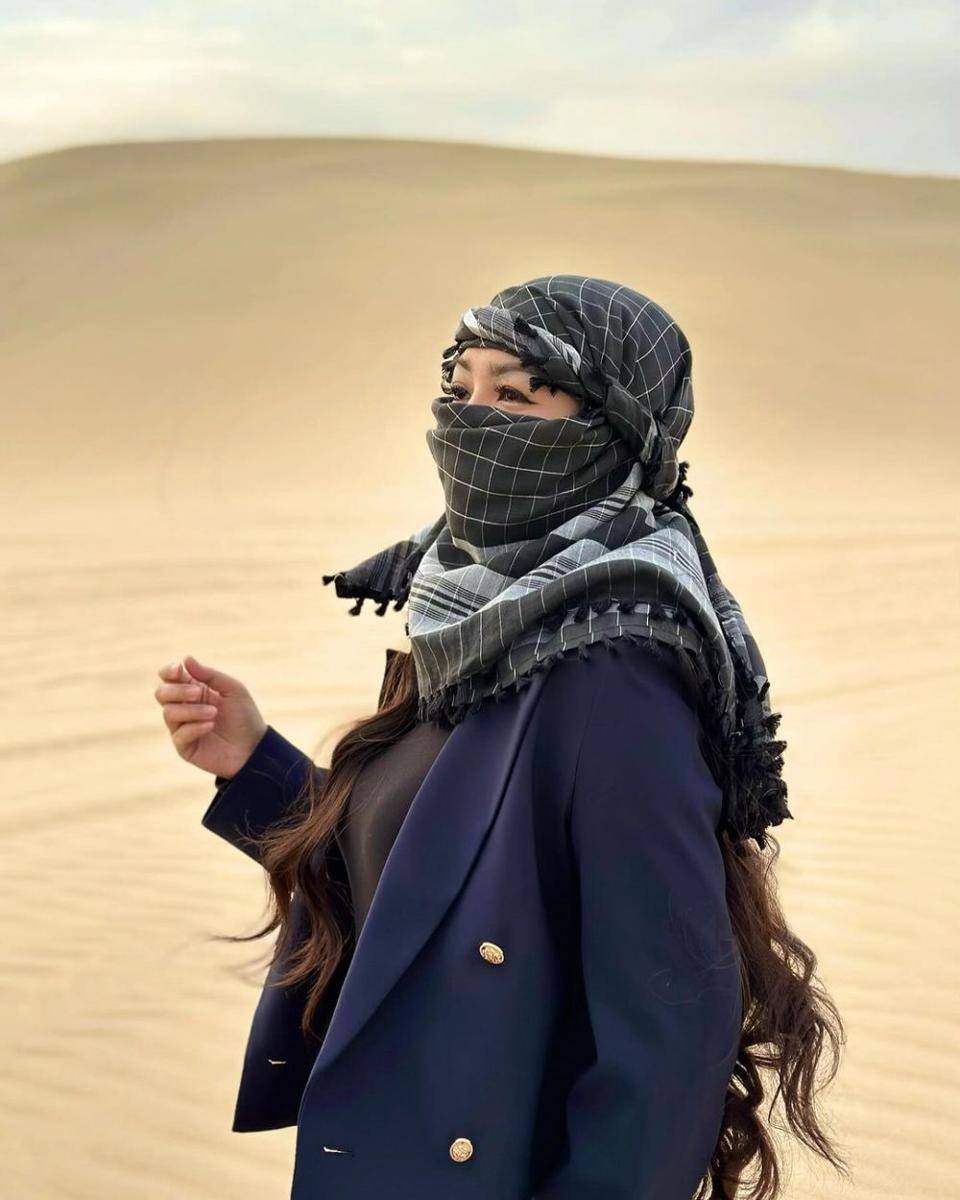 potret Fitri Carlina di gumuk pasir Qatar (instagram.com/fitricarlina)