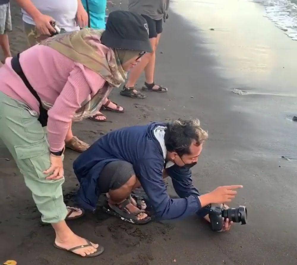 ilustrasi mengajarkan teknik fotografi (instagram.com/kampung_nusantara)