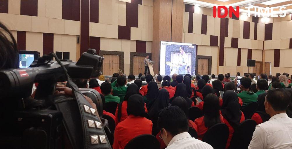 Wakapolri Serahkan 120 Beasiswa ke Mahasiswa Unhas-UIN Alauddin