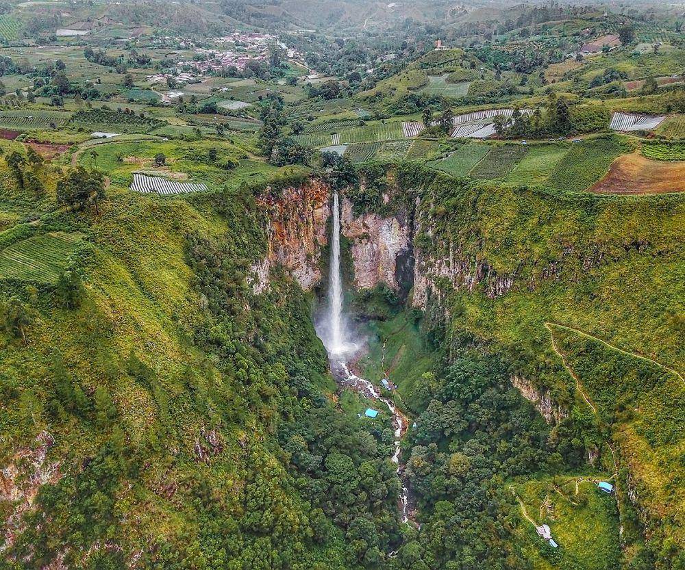 Air Terjun Sipiso-piso, Sumatera Utara (commons.wikimedia.org/NOVA BARUS)