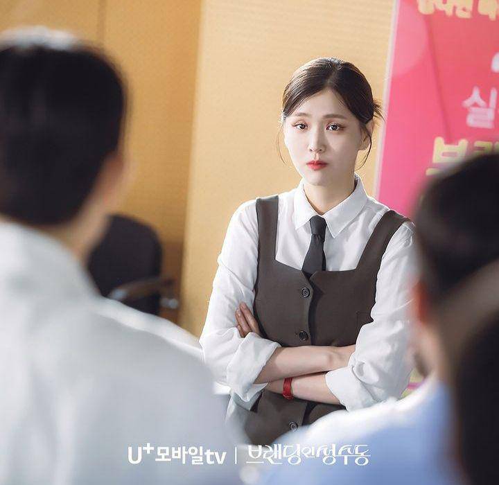 potret Kim Ji Eun di drakor Branding in Seongsu (instagram.com/uplus_mobiletv)