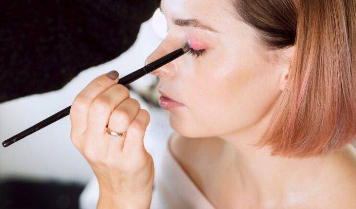 ilustrasi makeup (freepik.com/freepik)