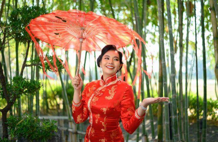 cheongsam (freepik.com/jcomp)