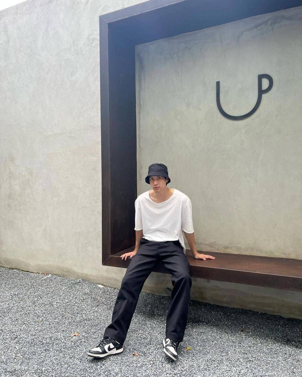 black outfit ala Bright Rapheephong (instagram.com/brightrpp)