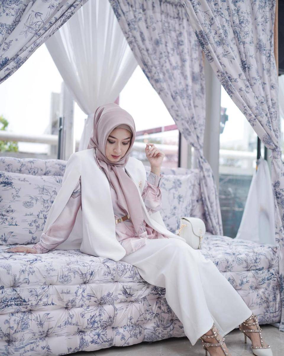 OOTD Vanny Widyasasti, istri Fedi Nuril (instagram.com/calystavannyws)