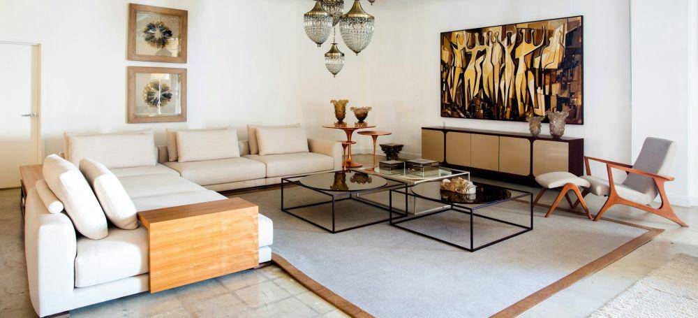 Living room bergaya kontemporer (unsplash.com/Hector Falcon)
