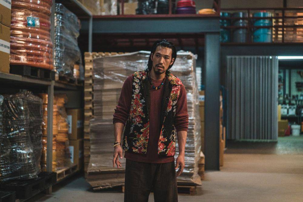 cuplikan Kim Min di drakor A Shop for Killers (dok. Disney+ Korea/킬러들의 쇼핑몰)