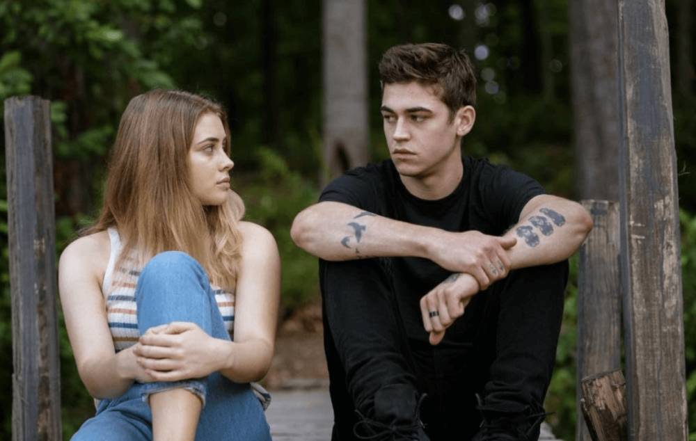 still cut Hero Fiennes Tiffin dan Josephine Langford di film After (dok.Voltage Pictures/After)