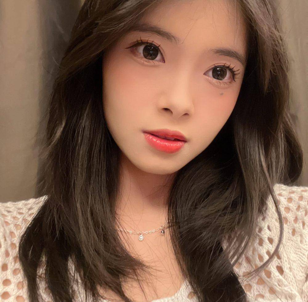 Fiony JKT48 (x.com/a_fionyjkt48)