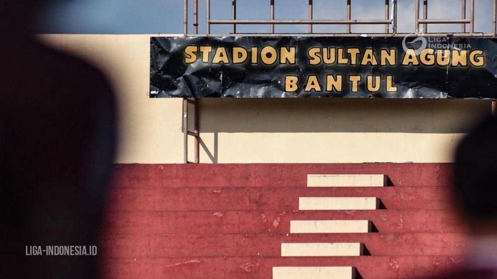 Pemandangan salah satu sudut tribun dan papan skor Stadion Sultan Agung, Bantul, DI Yogyakarta. (Liga-Indonesia.id)