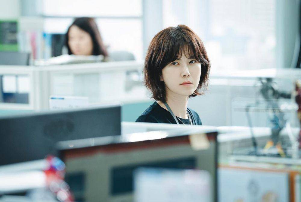 still cuts Marry My Husband (instagram.com/greengreen_j)