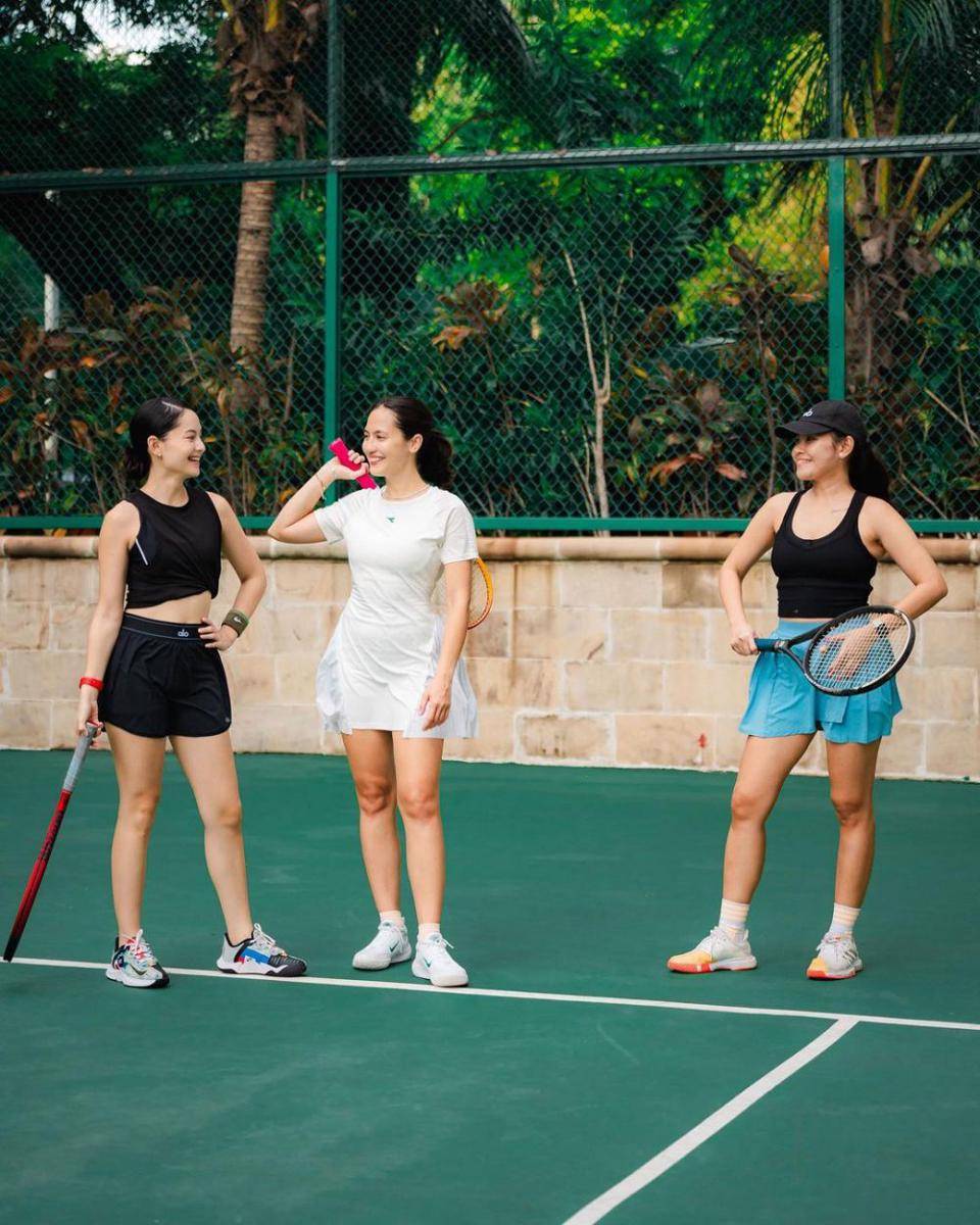 potret Clara Bernadeth dan sahabat (instagram.com/clarabernadeth)