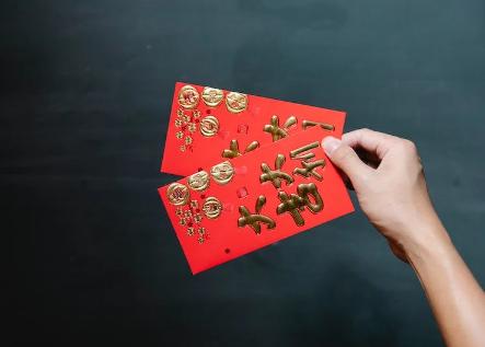 Alasan Orang Dewasa Masih Terima Angpau saat Imlek, Boleh kah?