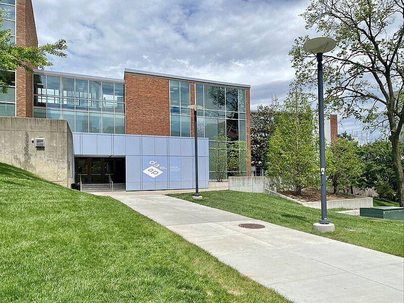 University of Cincinnati (commons.wikimedia.org/W_lemay)