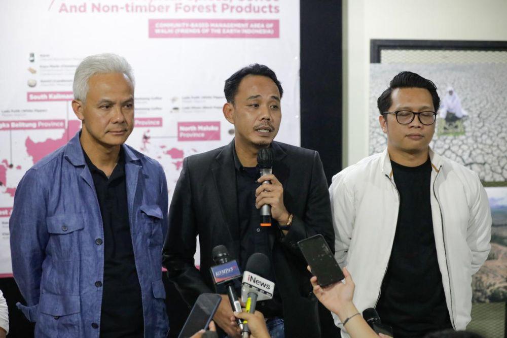 Ganjar Pranowo berkunjung ke kantor Wahana Lingkungan Hidup Indonesia (Walhi), pada Kamis (8/2/2024) (IDN Times/Istimewa)