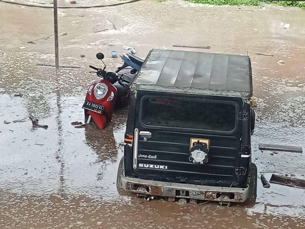 Banjir bandang di Sumbawa. (dok. BPBD Sumbawa)