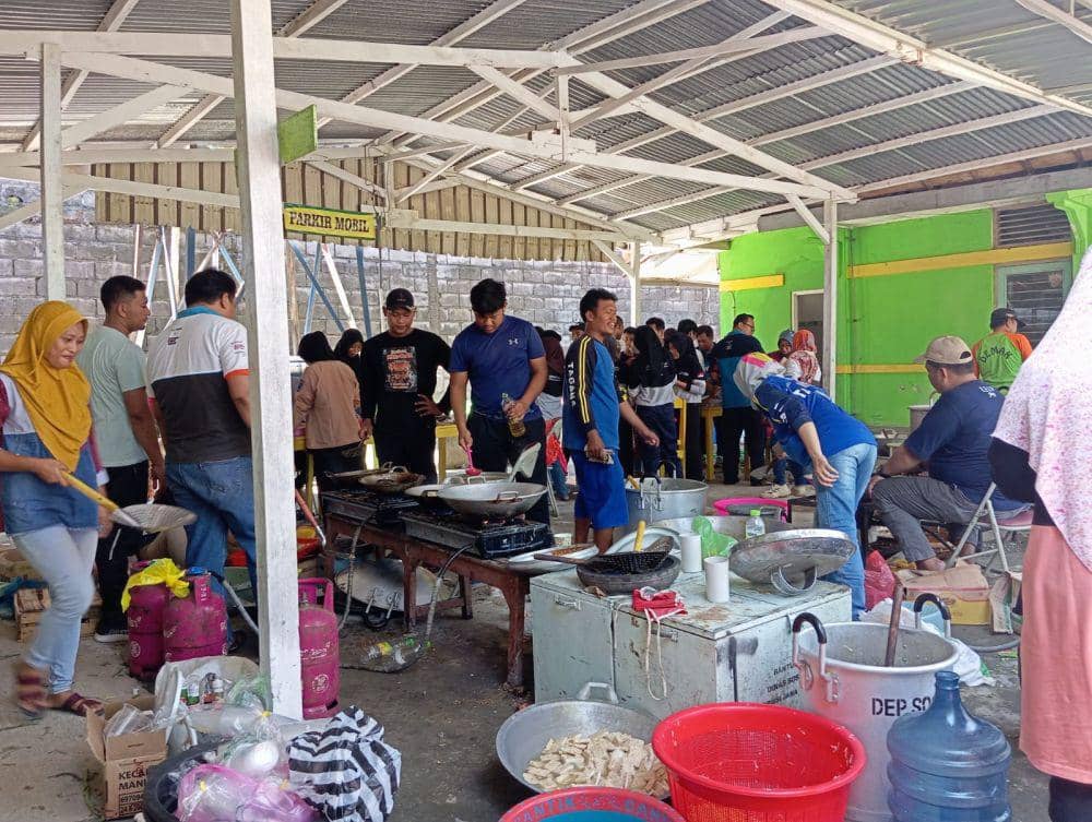 Banyak Warga Demak Terjebak Banjir, Tanggul Jebol Ditutupi Sandbag