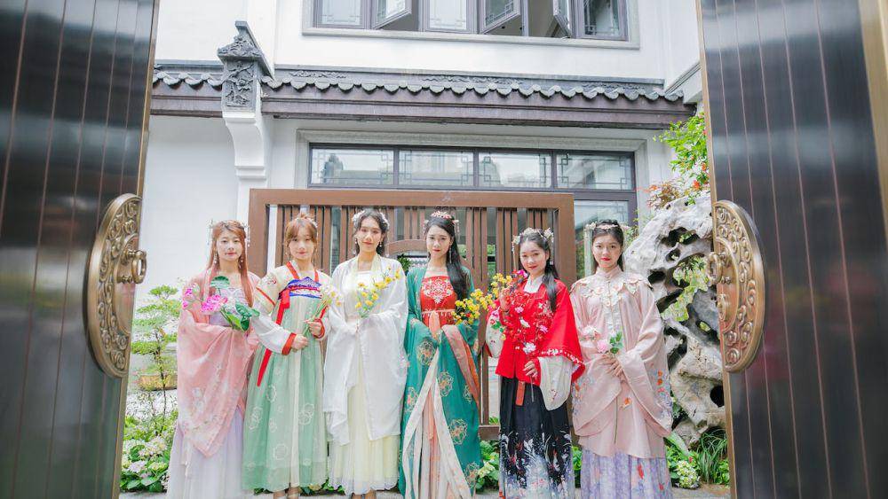 hanfu, baju tradisional China (pexels.com/kimmi jun)