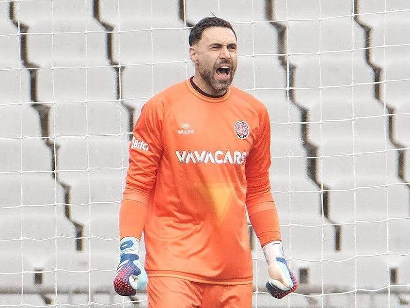 Salvatore Sirigu (instagram.com/karagumruk_sk)