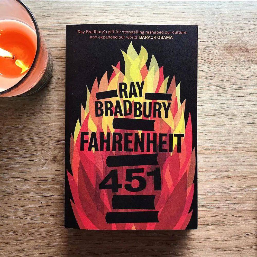 Fahrenheit 451 (instagram.com/shakespearebookstore)