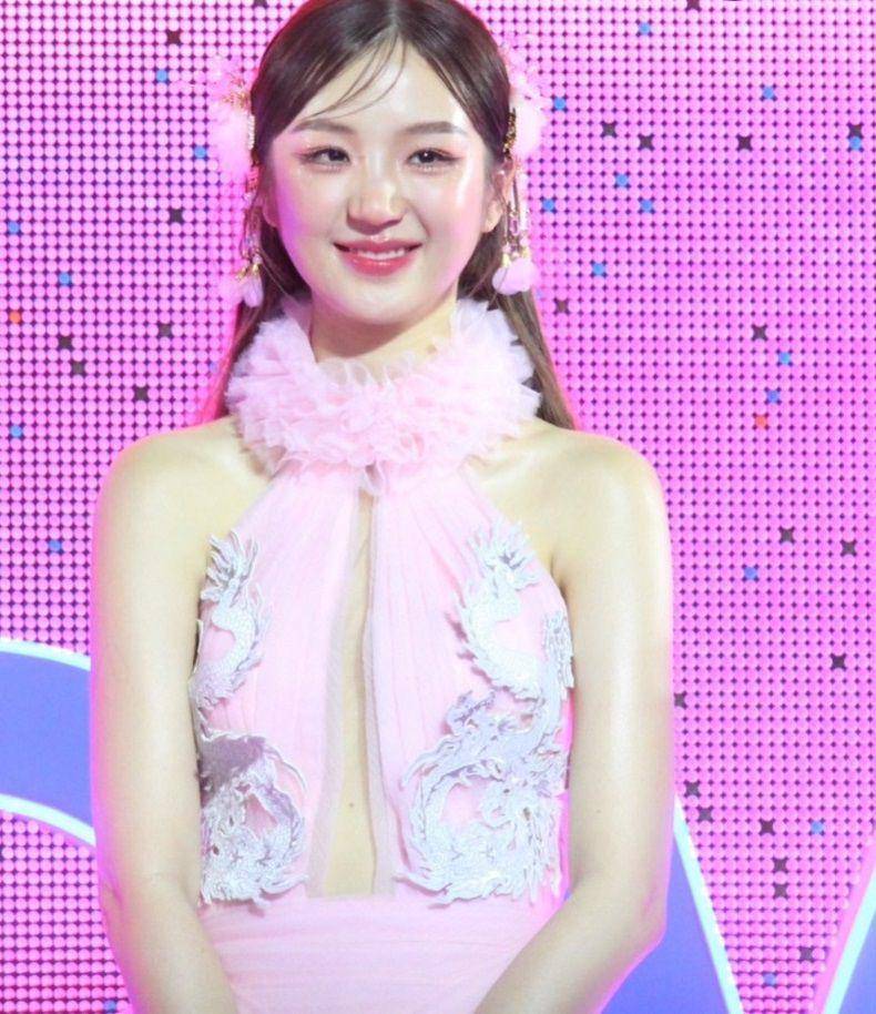 potret Thanaerng (twitter.com/Hello98_th)