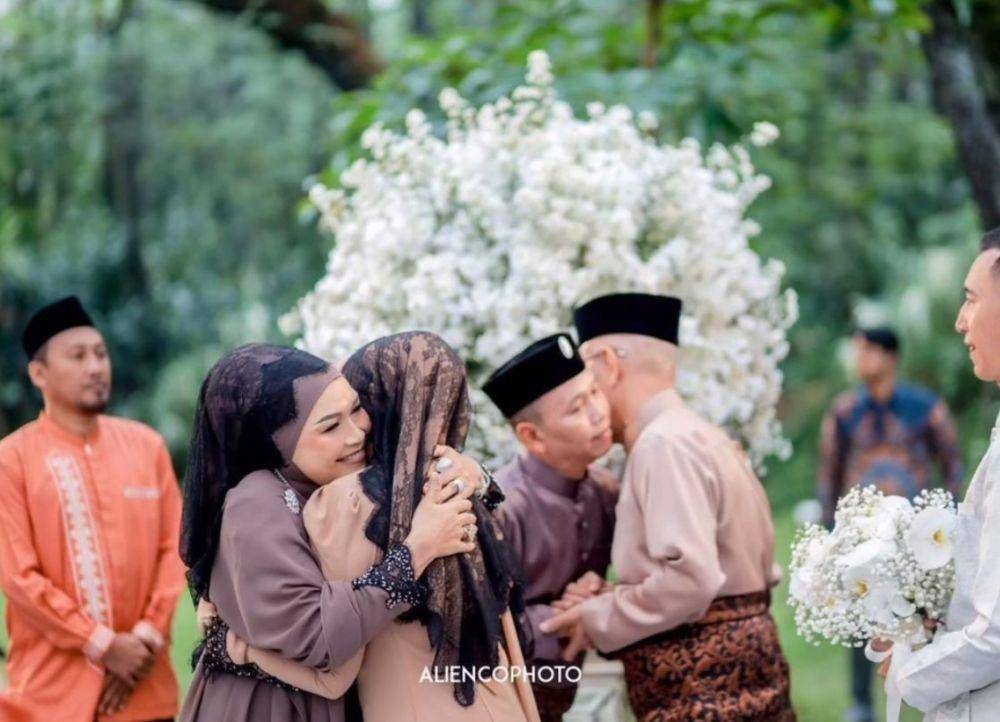 lamaran Ayu Ting Ting (instagram.com/mom_ayting92_)