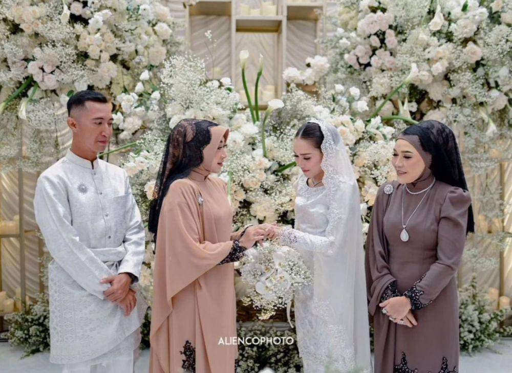 lamaran Ayu Ting Ting (instagram.com/mom_ayting92_)