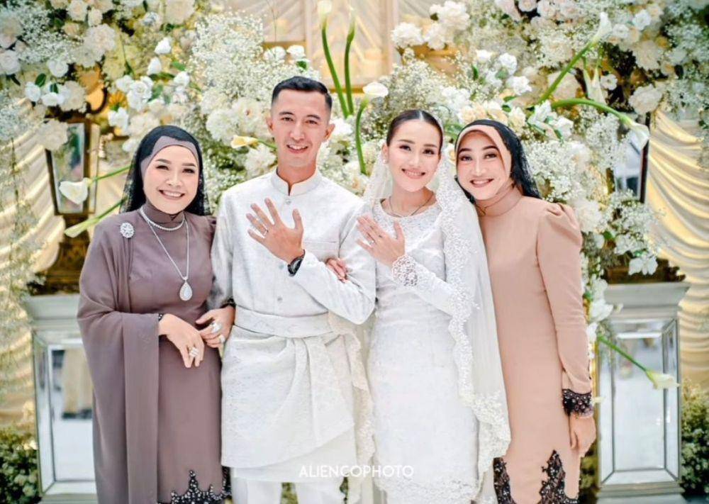 lamaran Ayu Ting Ting (instagram.com/mom_ayting92_)
