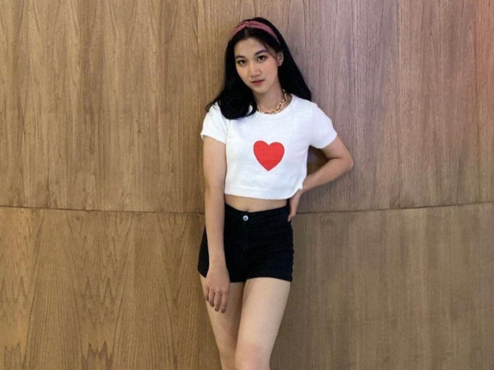 10 Potret Elizabeth Gloria Eks JKT48, Makin Kece, Genap 22