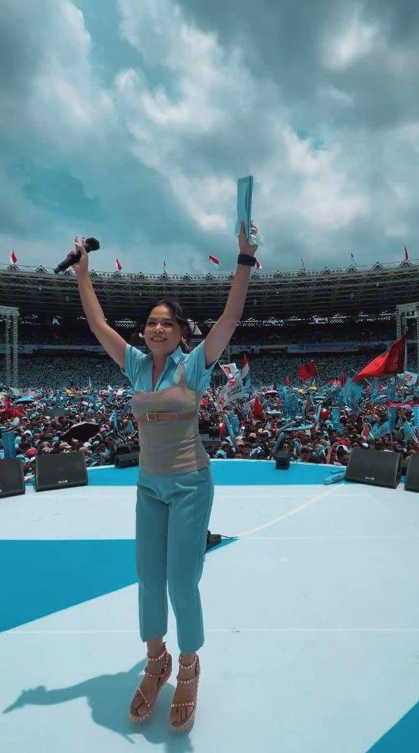 potret artis hadiri kampanye akbar Prabowo-Gibran (instagram.com/melaney_ricardo)