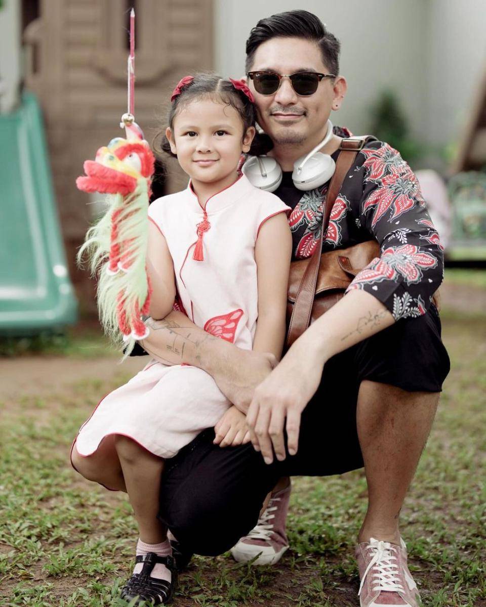 potret artis perayaan Imlek 2024 (instagram.com/mrssharena)