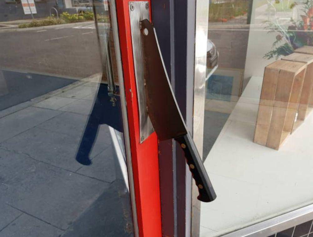 potret desain pintu unik dan inovatif (reddit.com/user/shanehart02)
