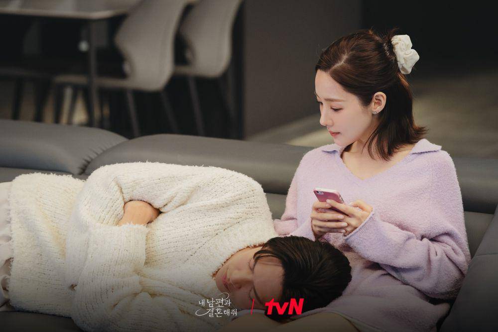 Na In Woo dan Park Min Young di Marry My Husband (dok. tvN/Marry My Husband)