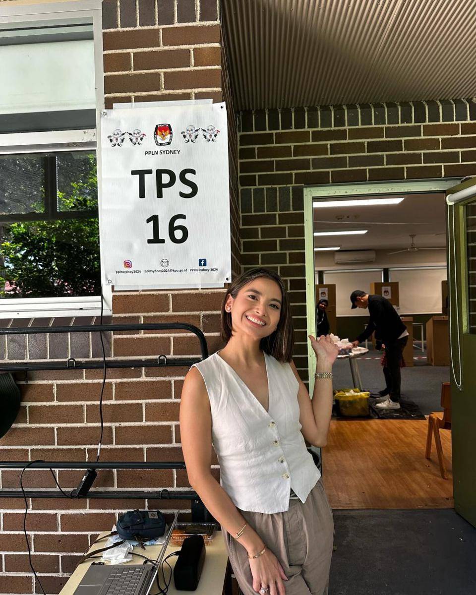 potret Acha Septriasa bareng keluarga saat nyoblos di Australia (instagram.com/septriasaacha)