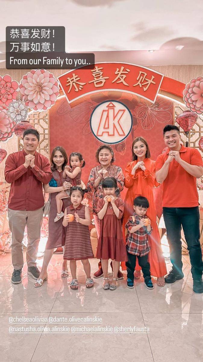 potret artis perayaan Imlek 2024 (instagram.com/chelseaoliviaa)