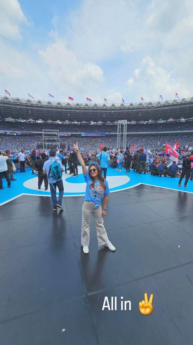 potret artis hadiri kampanye akbar Prabowo-Gibran (instagram.com/wulanguritno)