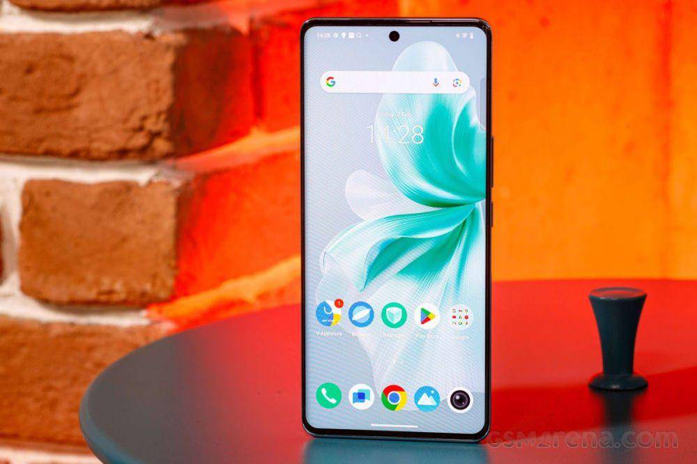 vivo V30 (gsmarena.com)