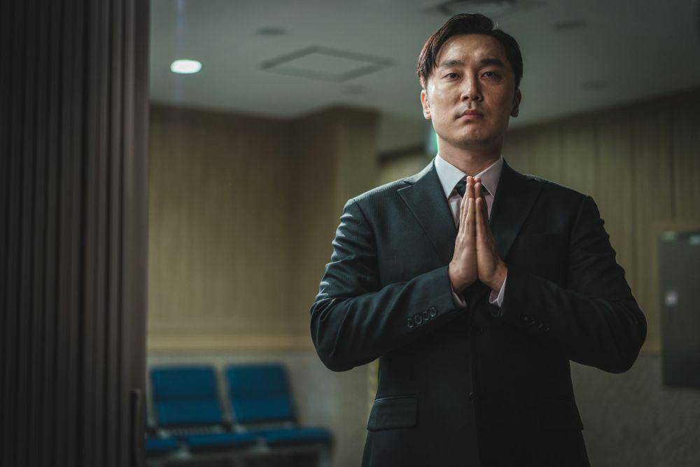 cuplikan Seo Hyun Woo di drakor A Shop for Killers (dok. Disney+ Korea/킬러들의 쇼핑몰)
