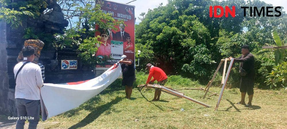Salah satu APK yang mulai diturunkan di Tabanan pada Sabtu (10/2/2024) (IDNTimes/Wira Sanjiwani)