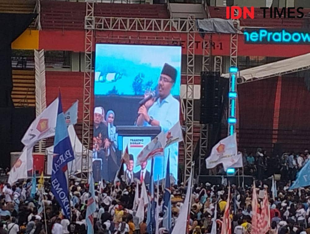 Anwar Sadad saat pidato Kampanye Akbar Prabowo-Gibran di GOR Delta Sidoarjo, Jumat (9/2/2024). (IDN Times/Khusnul Hasana)