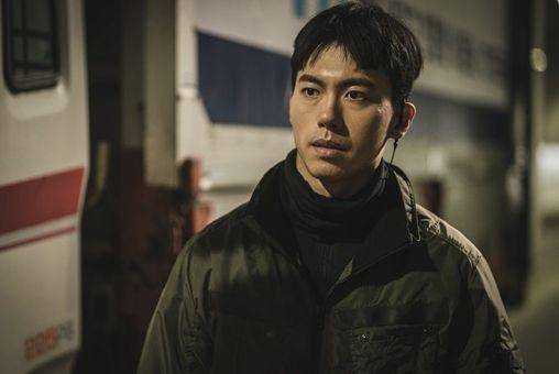 cuplikan Jeong I Hun di drakor A Shop for Killers (dok. Disney+ Korea/킬러들의 쇼핑몰)