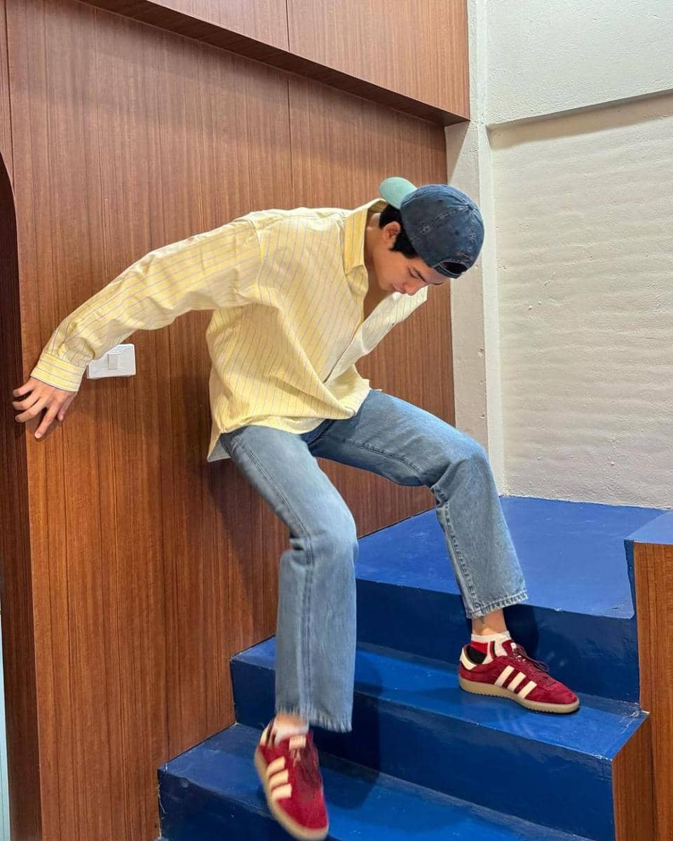 outfit nuansa biru ala Mark Pakin (instagram.com/mmarkpkk)