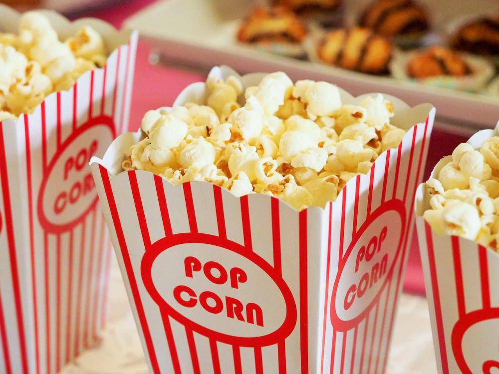 ilustrasi popcorn untuk camilan saat meeting (pexels.com/Pixabay)
