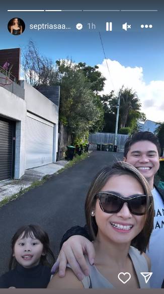 potret Acha Septriasa bareng keluarga saat nyoblos di Australia (instagram.com/septriasaacha)
