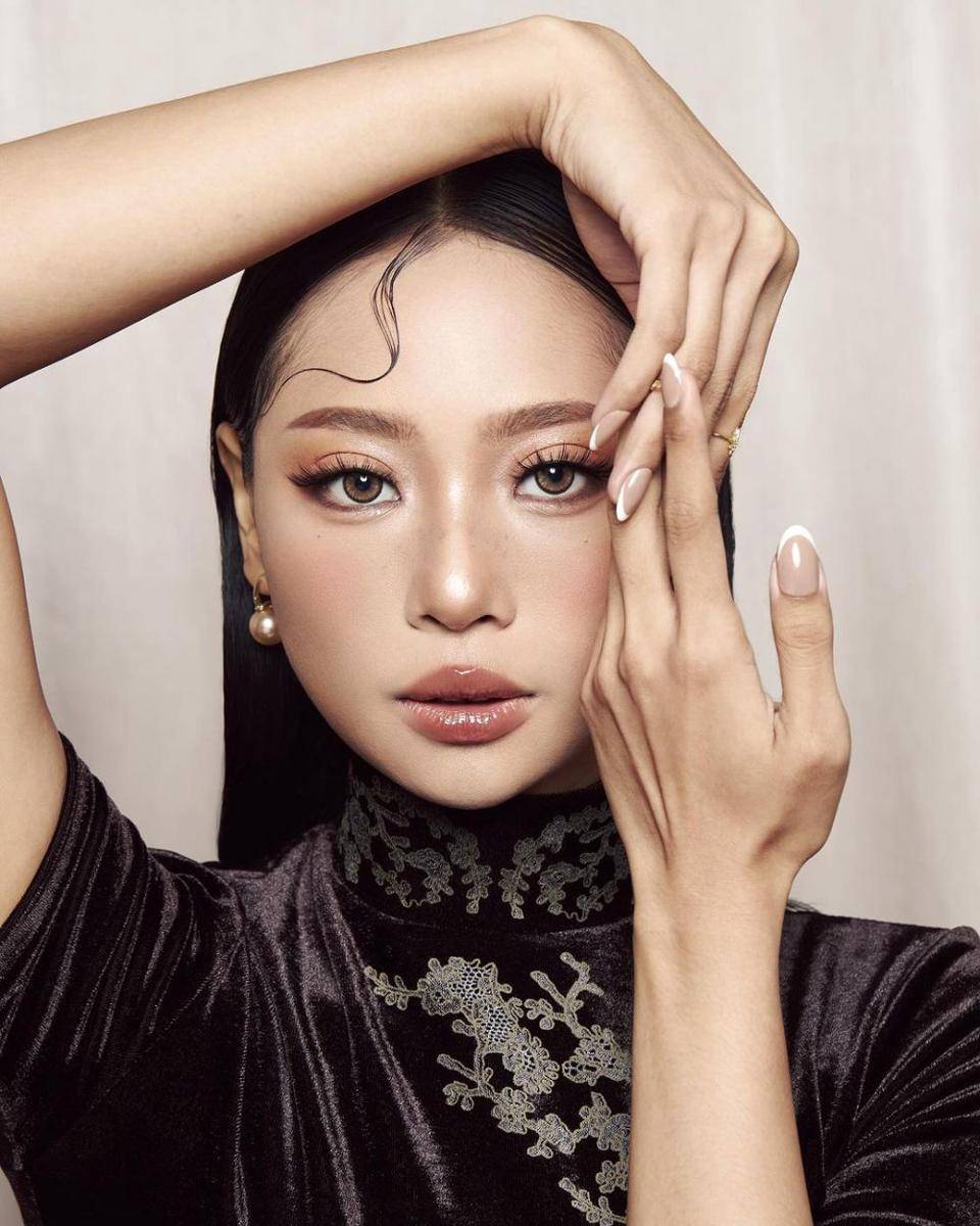 Pemotretan Imlek ala Finalis Miss Mega Bintang Indonesia 2024 (Instagram.com/theresiaangell)