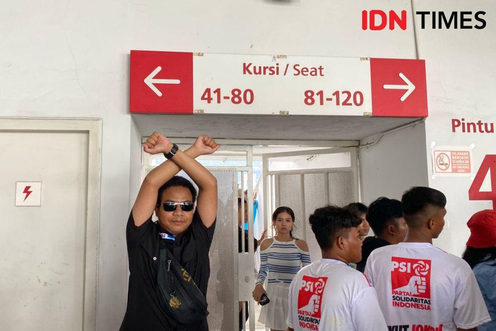 Pendukung Prabowo-Gibran Padati GBK, Pintu Tribun Ditutup