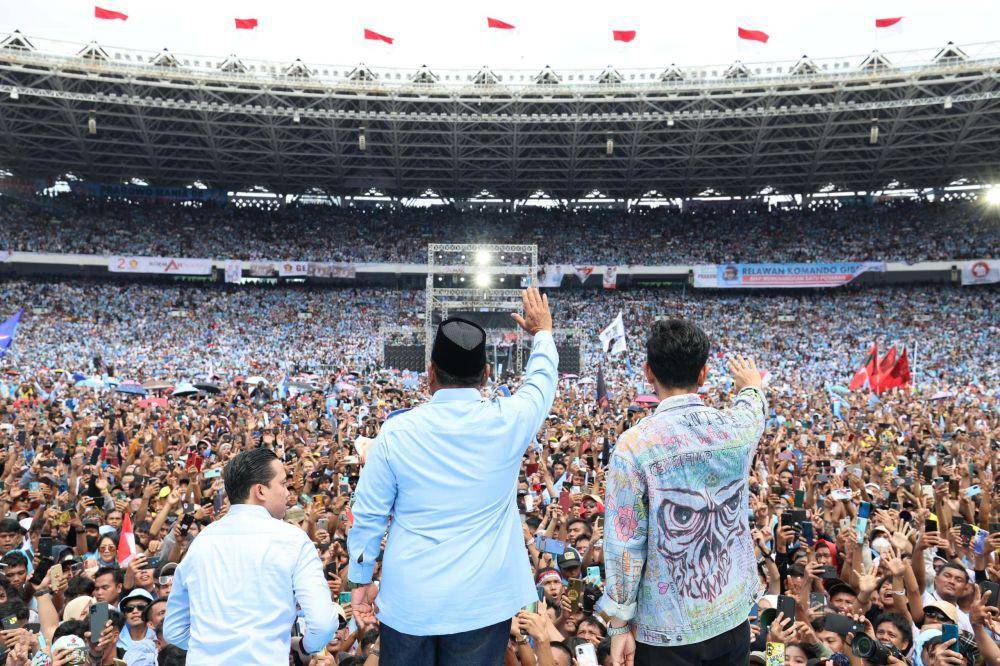 Prabowo Subianto dan Gibran Rakabuming Raka saat kampanye akbar 'Pesta Rakyat' yang diadakan di GBK pada Sabtu (10/2/2024). (dok. TKN Prabowo - Gibran)