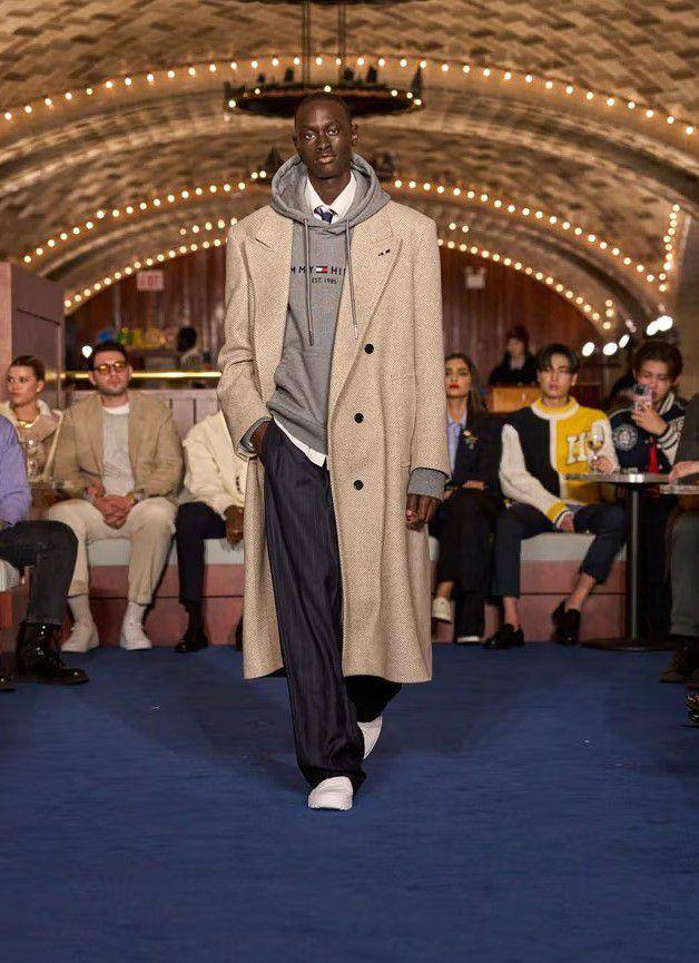 Tommy Hilfiger F/W '24 di New York Fashion Week 2024 (instagram.com/tommyhilfiger)