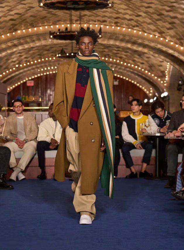 Tommy Hilfiger F/W '24 di New York Fashion Week 2024 (instagram.com/tommyhilfiger)