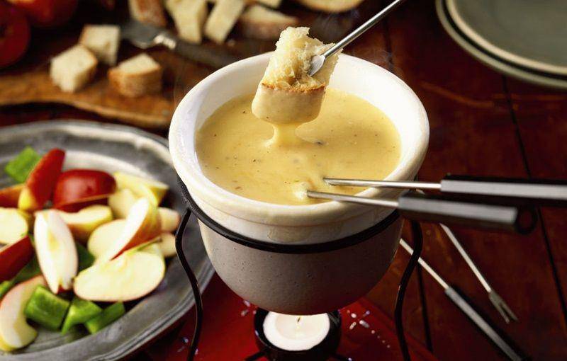 ilustrasi Apple Cider Fondue (luxurylifestylemag.co.uk)